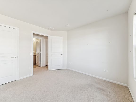 5th image of 2920 Stoney Creek Dr
