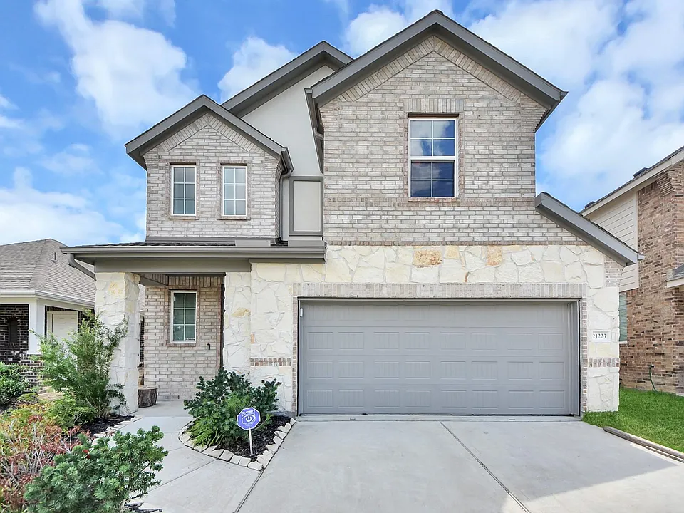 21223 Shore Bluff Dr