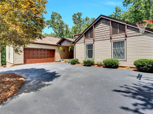 386 Valley View Dr, Woodruff, SC 29388