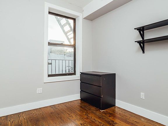4th image of 550 Franklin Ave #9