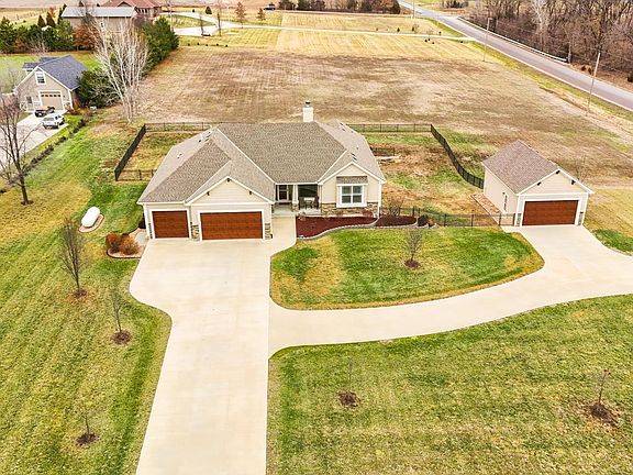 2nd image of 18220 Prairie View Dr