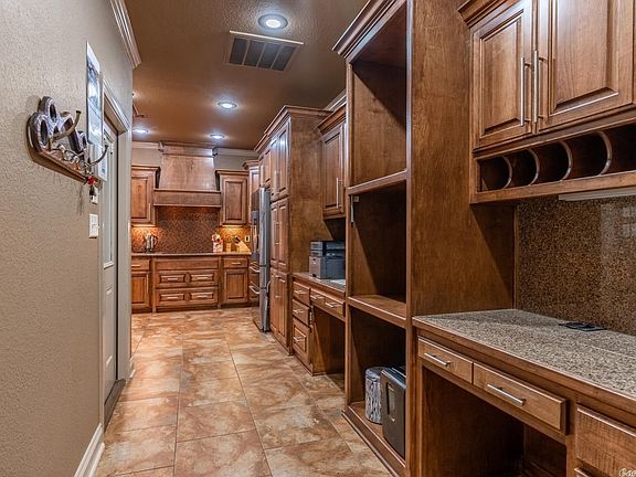 4th image of 53 Mountain Terrace Cir