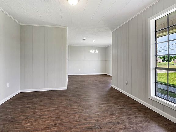 5th image of 180 Ideal St
