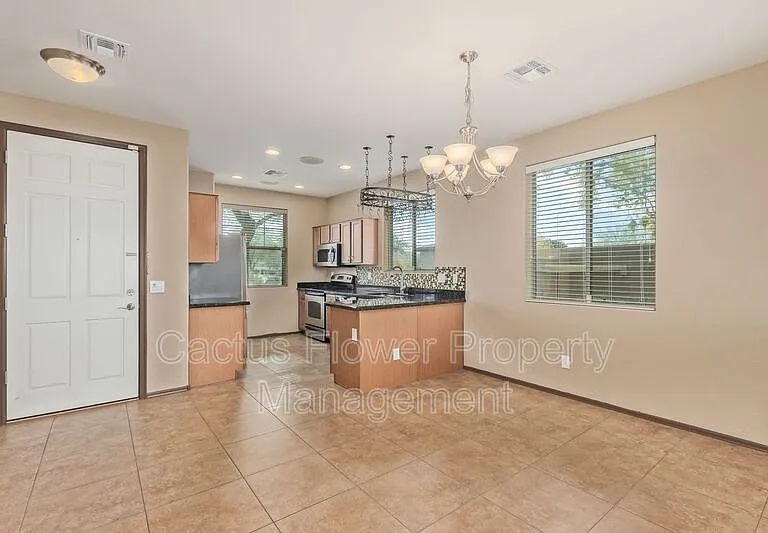 2624 W Beautiful Ln — Photo 6
