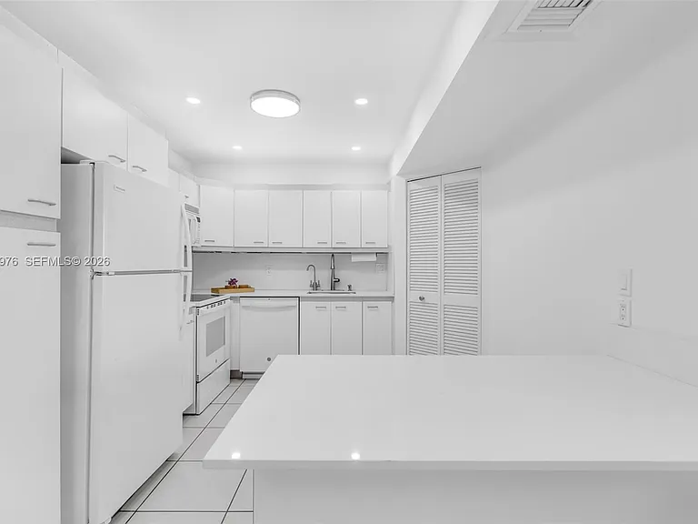 9273 Collins Ave #503 — Photo 6