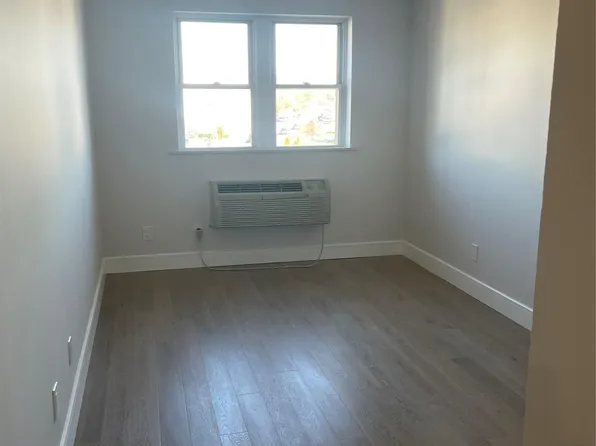 320 Post Ave, Westbury, NY