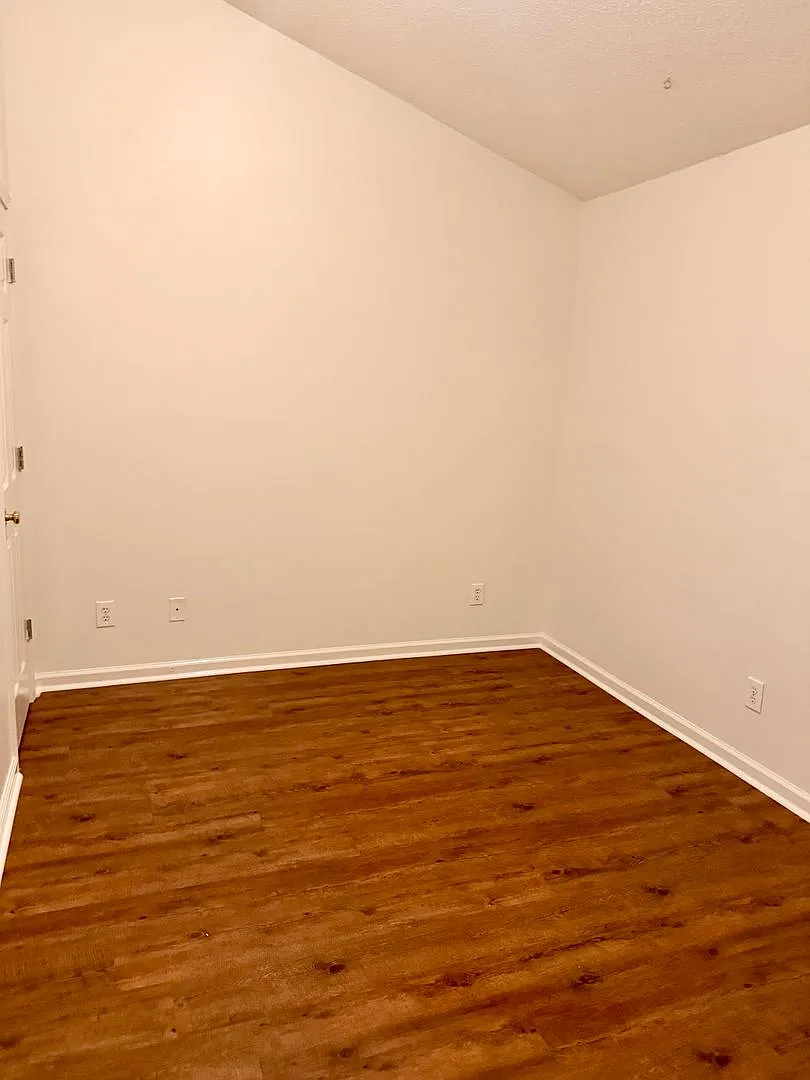 8671 Inverness (69 South area) — Photo 3