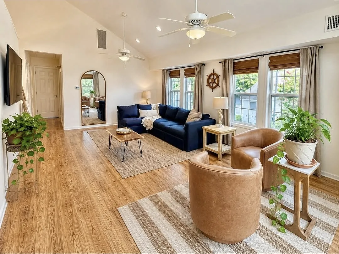 3 bed, 2103 sqft, $4,000 — Photo 2