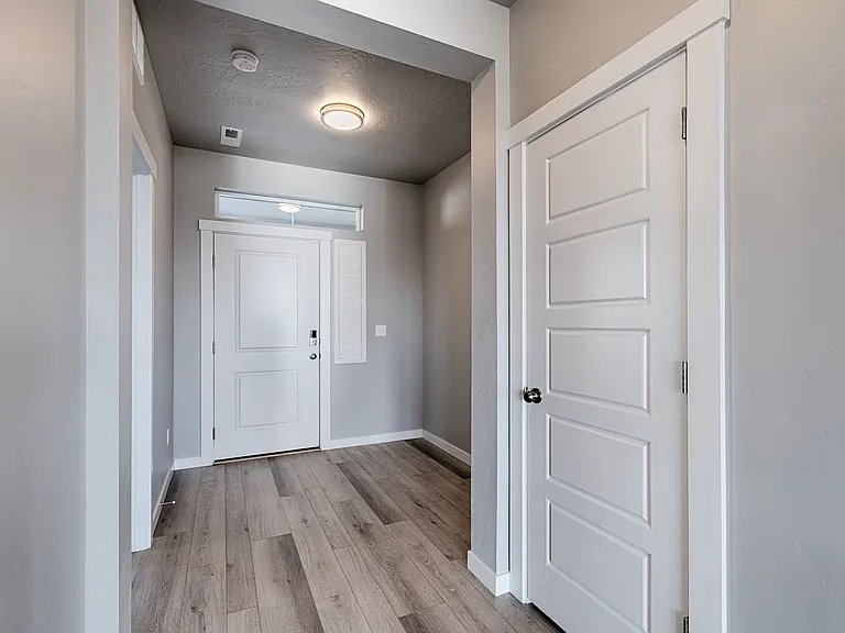 4346 N Nemea Ave — Photo 4