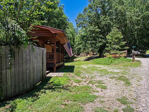 4th image of 117 Carson Ln