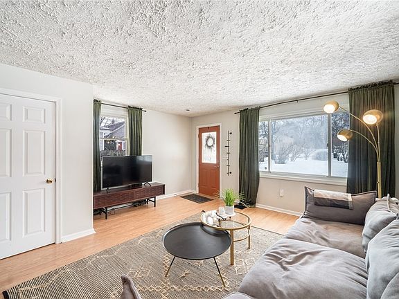 4th image of 111 Sheraton Dr