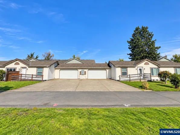 4455 Blueberry Ln NE, Salem, OR 97305