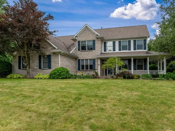 10116 Pine Valley Cir, Belvidere, IL 61008