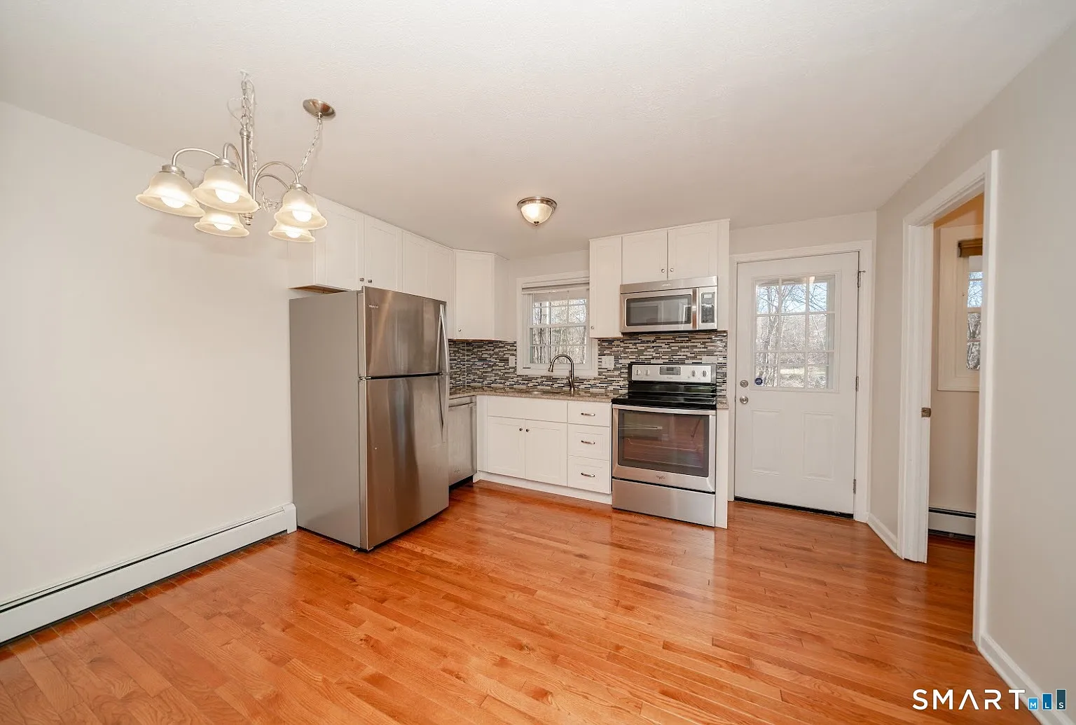 2 bed, 1.5 bath, 910 sqft, $1,950 — Photo 4