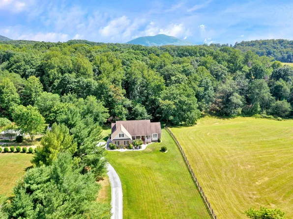 4647 Mountain Pass Rd, Troutville, VA 24175