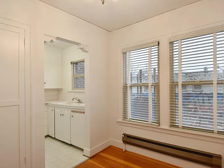 Ellinwood Apartments — Photo 11