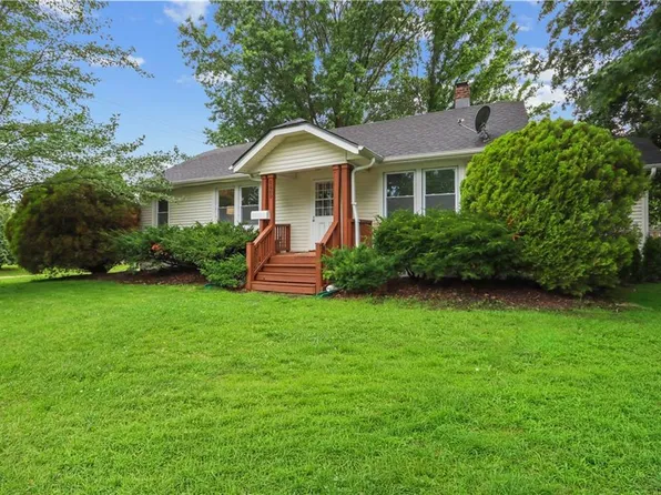 8660 Robinson St, Overland Park, KS 66212