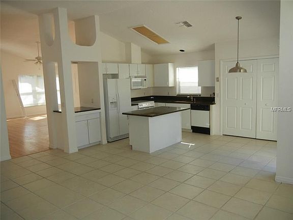 3rd image of 11950 Cheltinham Dr