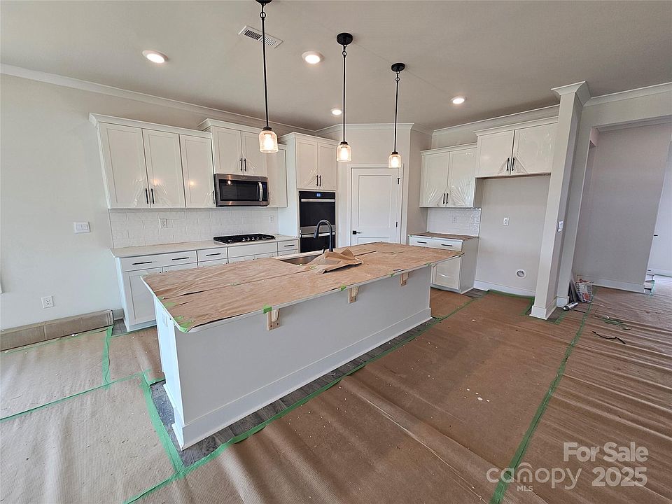 2nd image of 286 Miramar Dr