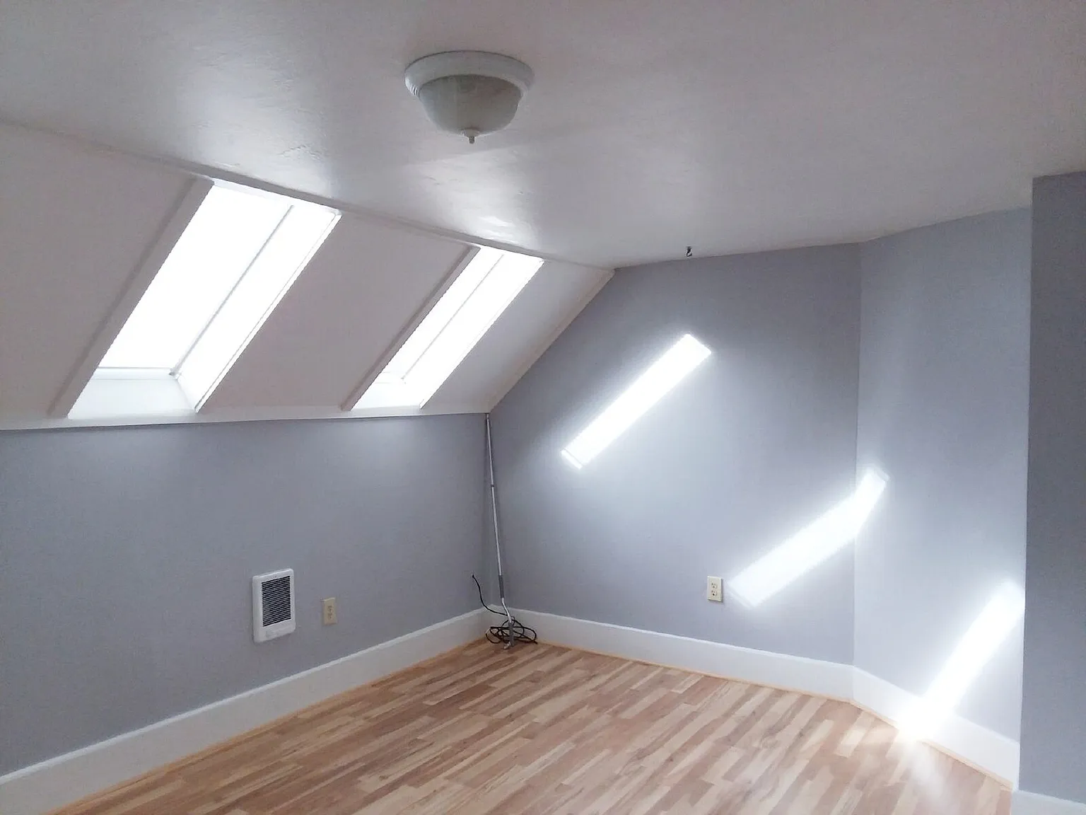 2 bed, 1.0 bath, $1,375 — Photo 3