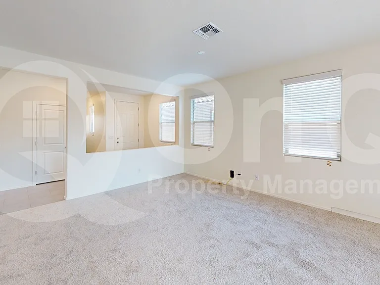 1108 S 5th St — Photo 3