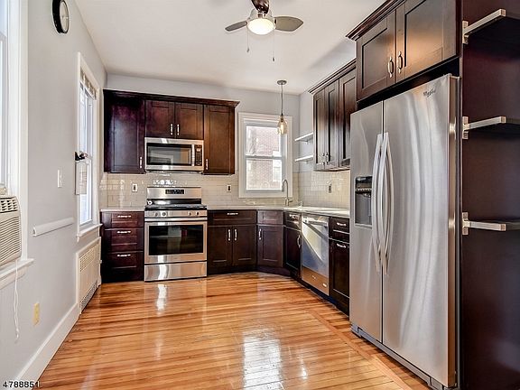 5th image of 82 Park Pl #2