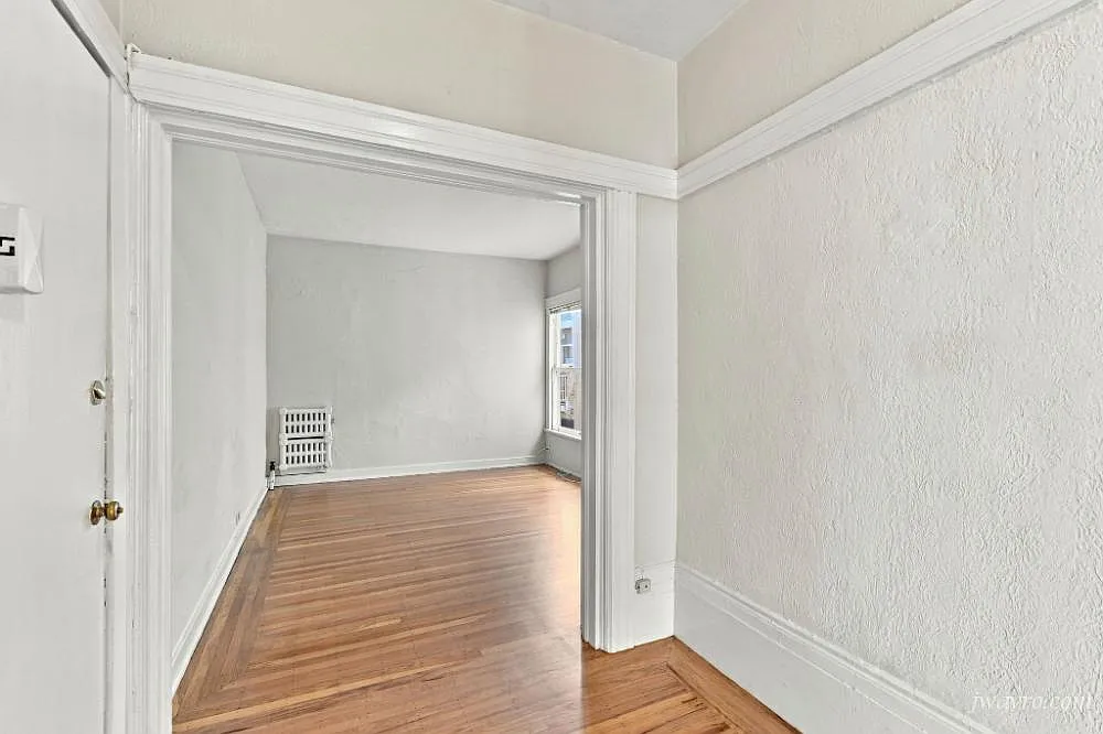 Bright Updated Prime Nob Hill 2bd Apt w/ HW Floors! — Photo 3