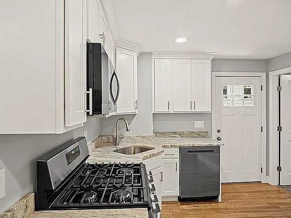 58 Chestnut St #1 — Photo 8