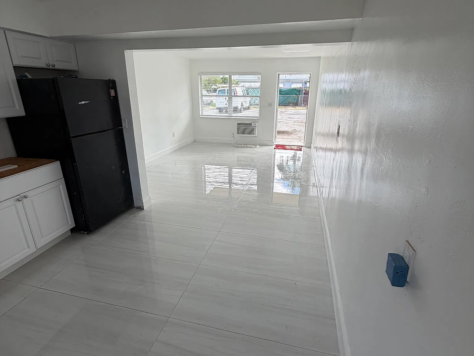 1 bed, 852 sqft, $1,699 — Photo 3