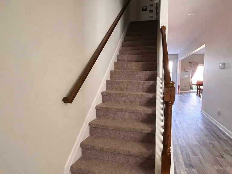 768 Phipps Ln — Photo 9