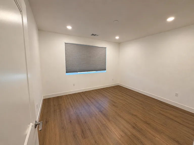 2020 Petunia Dr — Photo 7