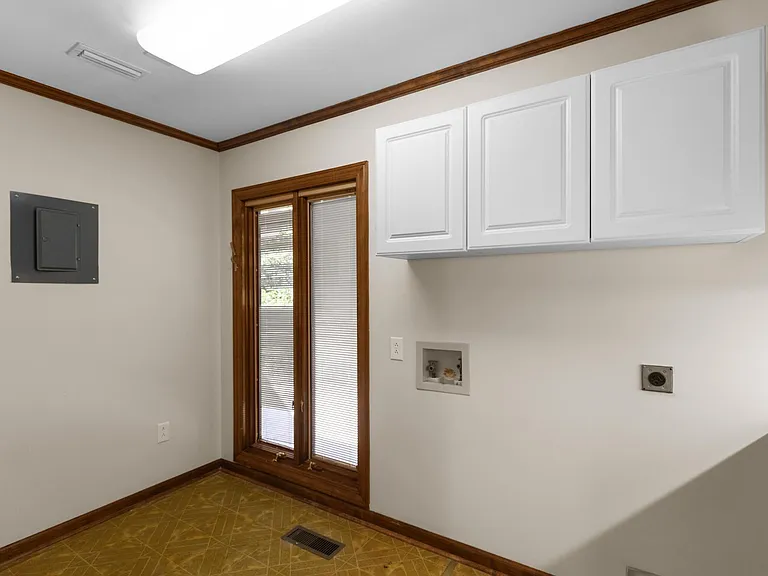 laundry room with sink