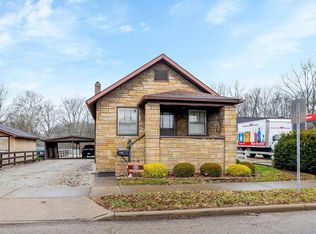 1138 N Water St, Uhrichsville, OH 44683