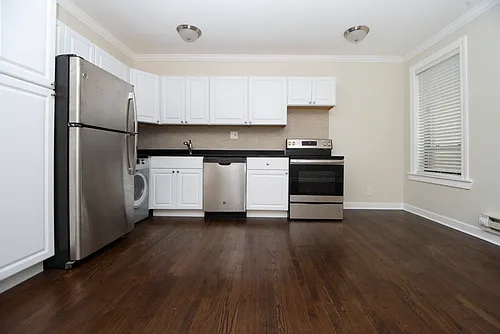 3345 N Marshfield Ave #307 Photo 1