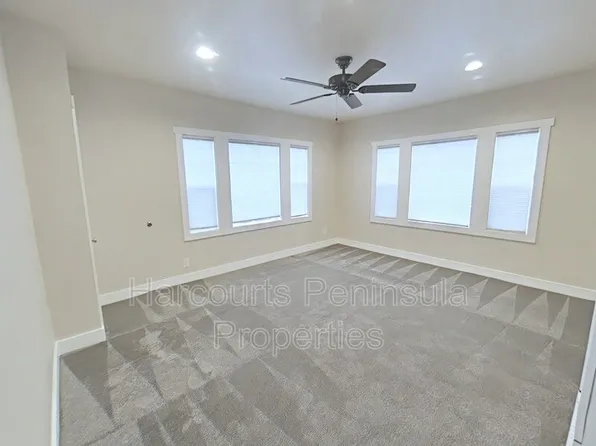 2305 6th St APT B, Bremerton, WA 98312