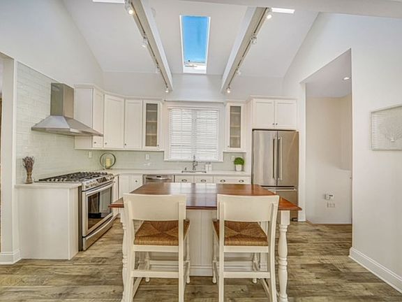 3rd image of 350 147th Bch