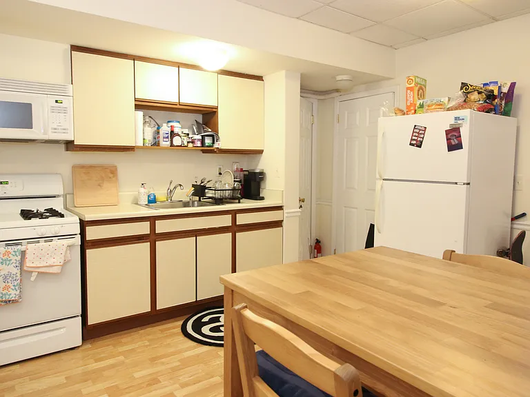 54-56 Oak St #3 — Photo 6