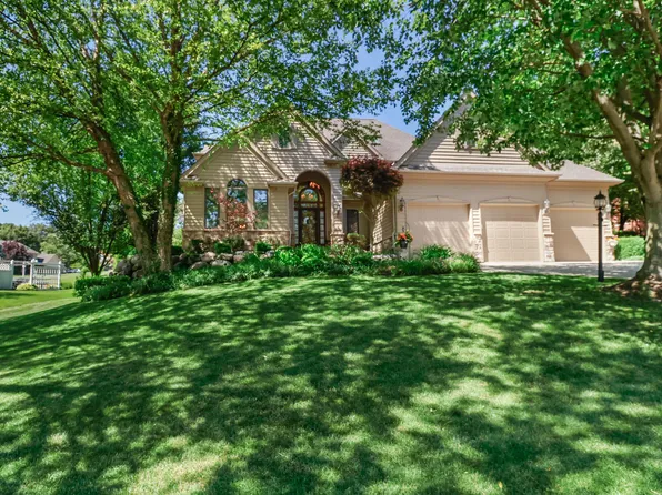 456 Surrey Hill Ln, Valparaiso, IN 46385
