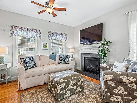 5th image of 53 Denworth Bell Cir Unit 53