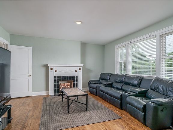 2nd image of 573 26th St