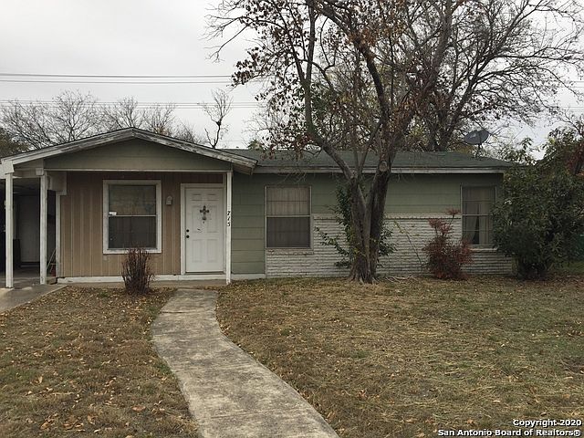 1st image of 715 Sprucewood Ln