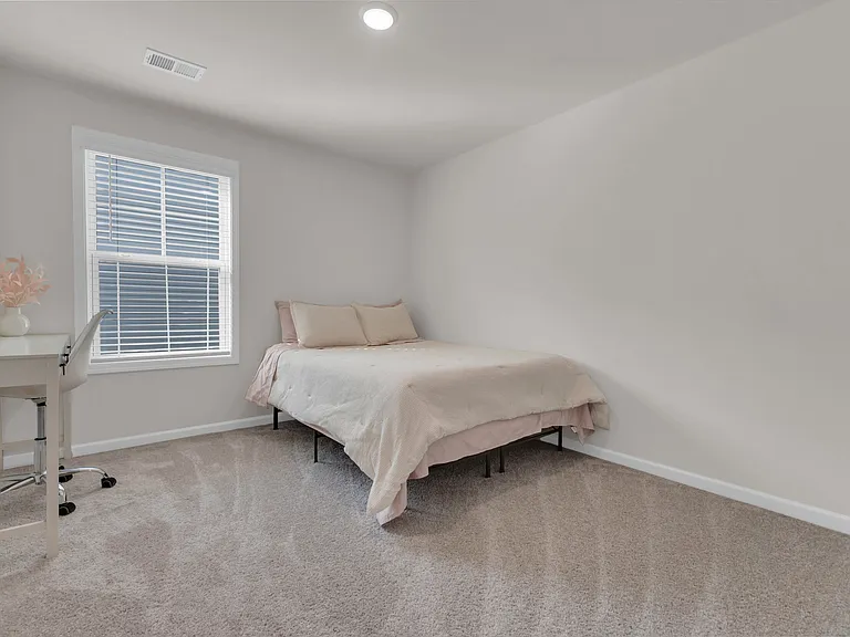 1110 Silverbend Trl — Photo 25