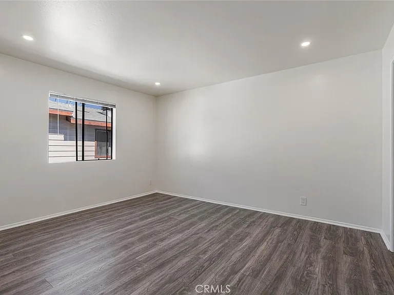 1129 Linden Ave #3 — Photo 10