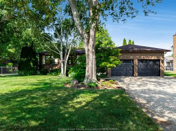 105 Pointe West Dr, Amherstburg, ON N9V 3P1