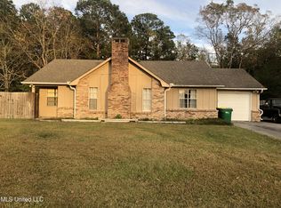 7204 Greenbriar St, Ocean Springs, MS 39564