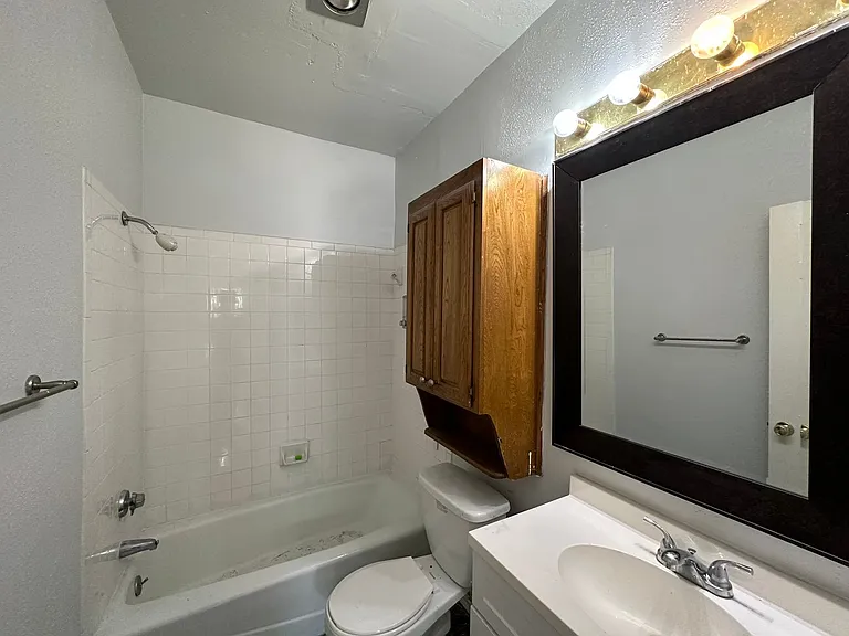 914 W 26th St #105 — Photo 16