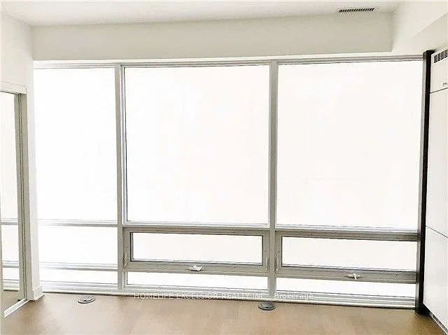 Studio, $2,000 — Photo 3