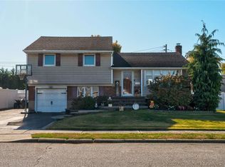 20 Gates Ave, Plainview, NY 11803