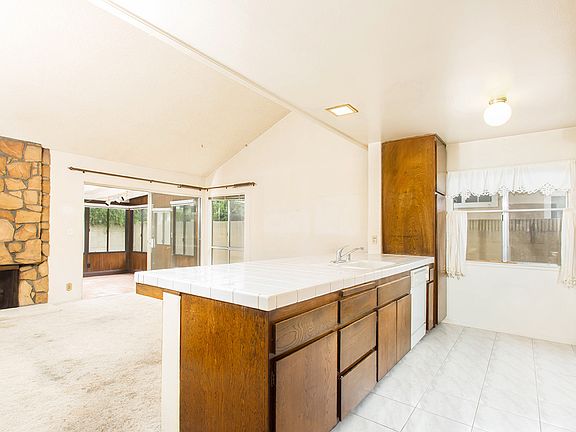 5th image of 12915 La Jara Cir