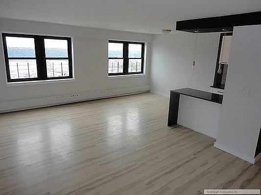 1st image of 111 Wadsworth Ave APT 31D